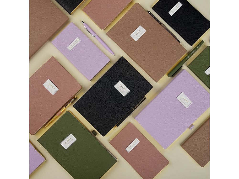 Еженедельник недатированный А6 Total beige с нашивкой, бежевый