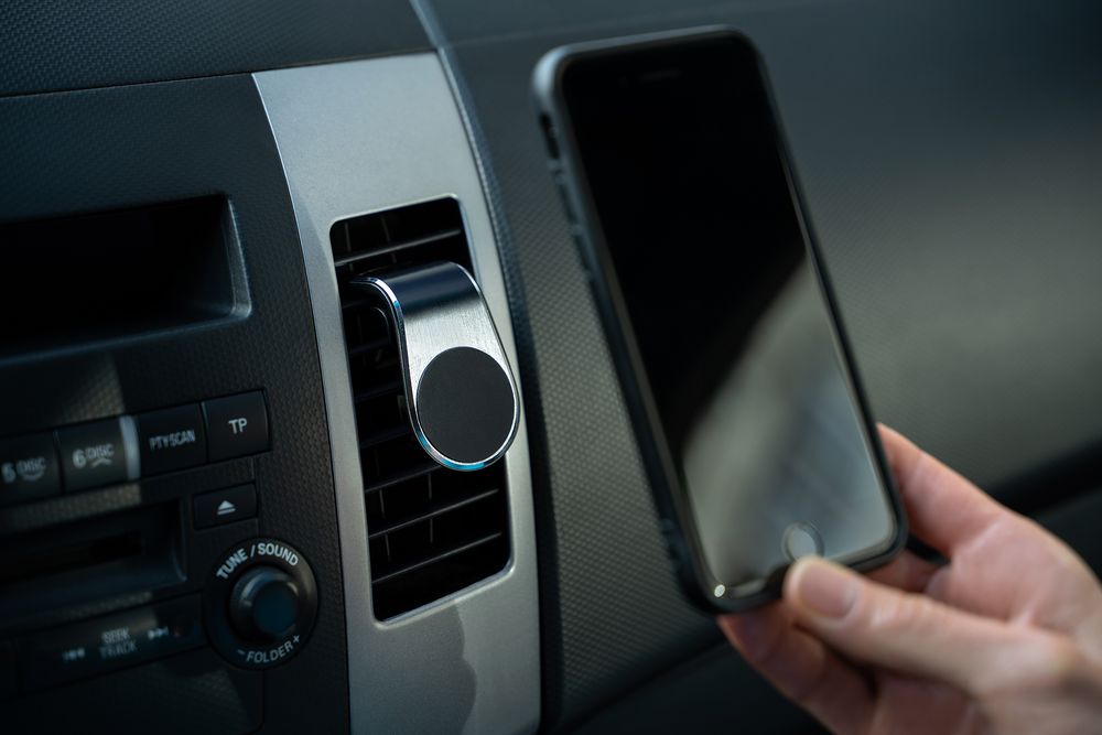 Магнитный держатель для смартфонов Pinch фото на сайте Print Logo.