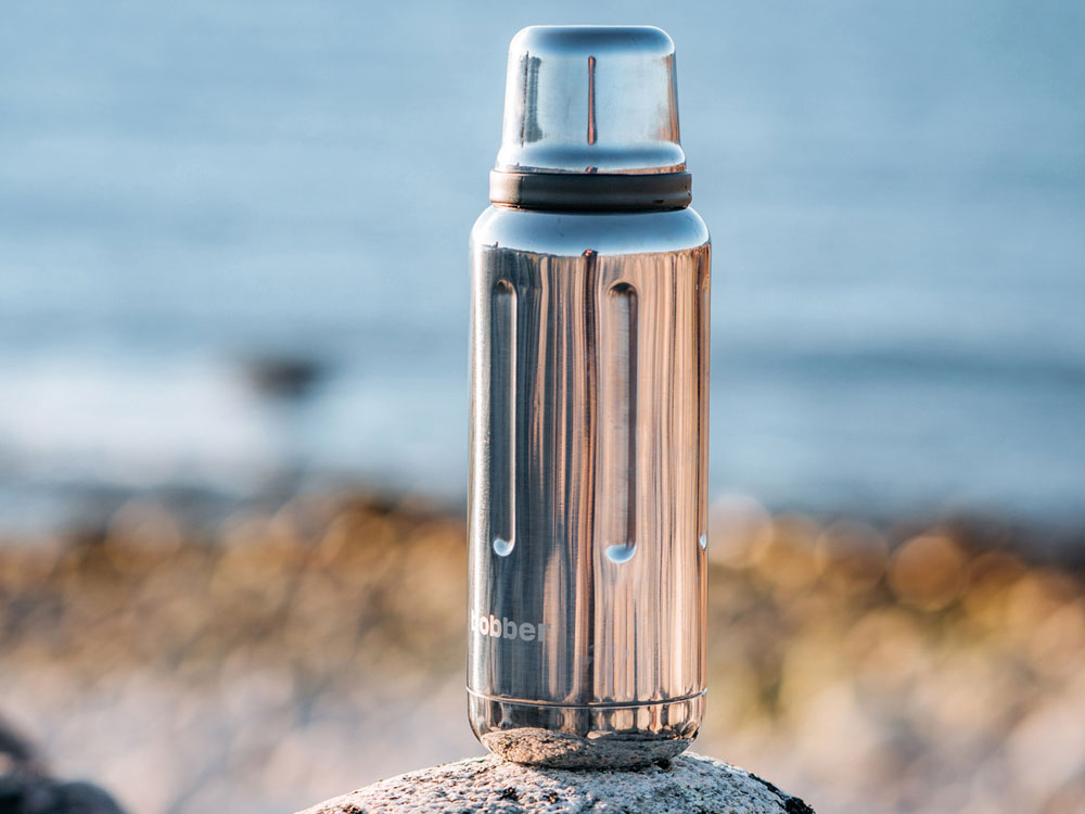 Термос для напитков, вакуумный, бытовой, тм bobber. Объем 1 литр. Артикул Flask-1000 Glossy