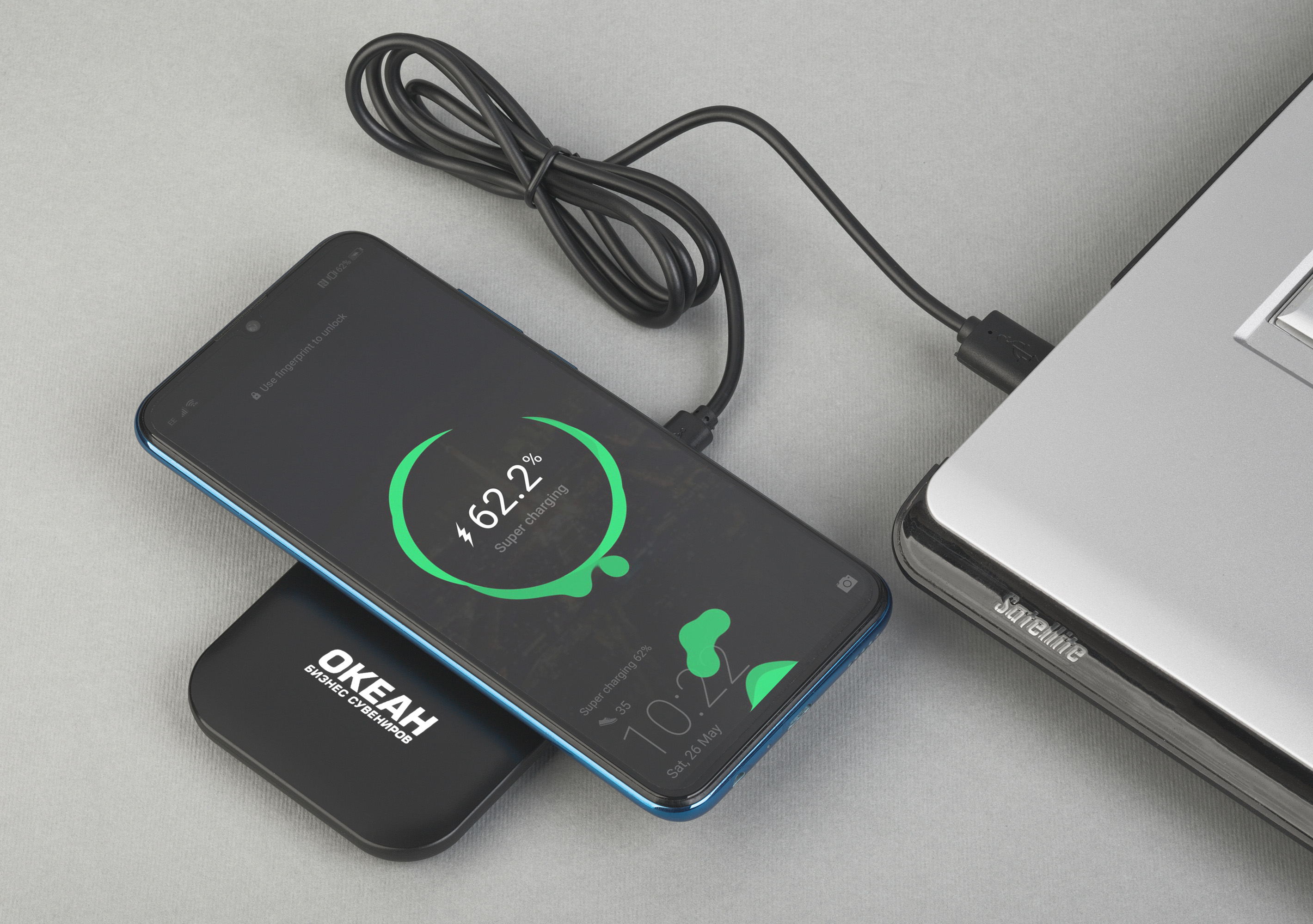 Настольное беспроводное зарядное устройство "Moonlight" c подсветкой логотипа, черный