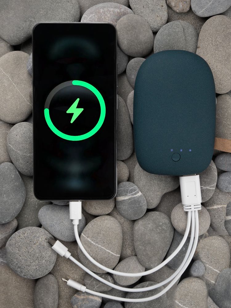 Внешний аккумулятор Pebble 7800 мАч