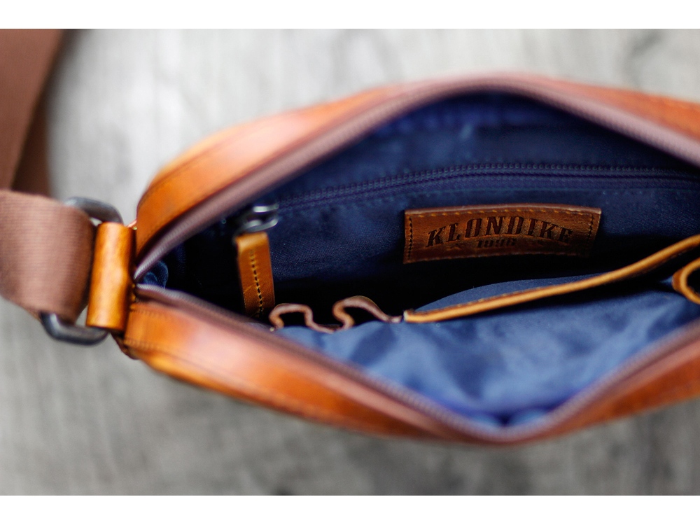 Сумка через плечо KLONDIKE DIGGER Jake, натуральная кожа цвета коньяк, 26 x 22 x 7 см