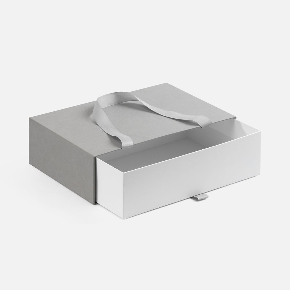 Коробка Regalis — пример нанесения логотипа (сделано в России) | Print Logo