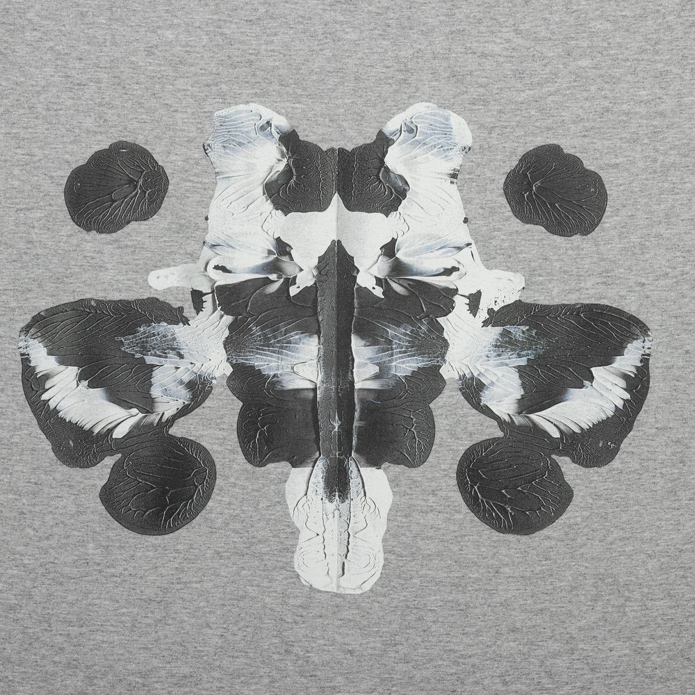 Футболка мужская «Подсознательность» — пример нанесения логотипа (Принтэссенция) | Print Logo