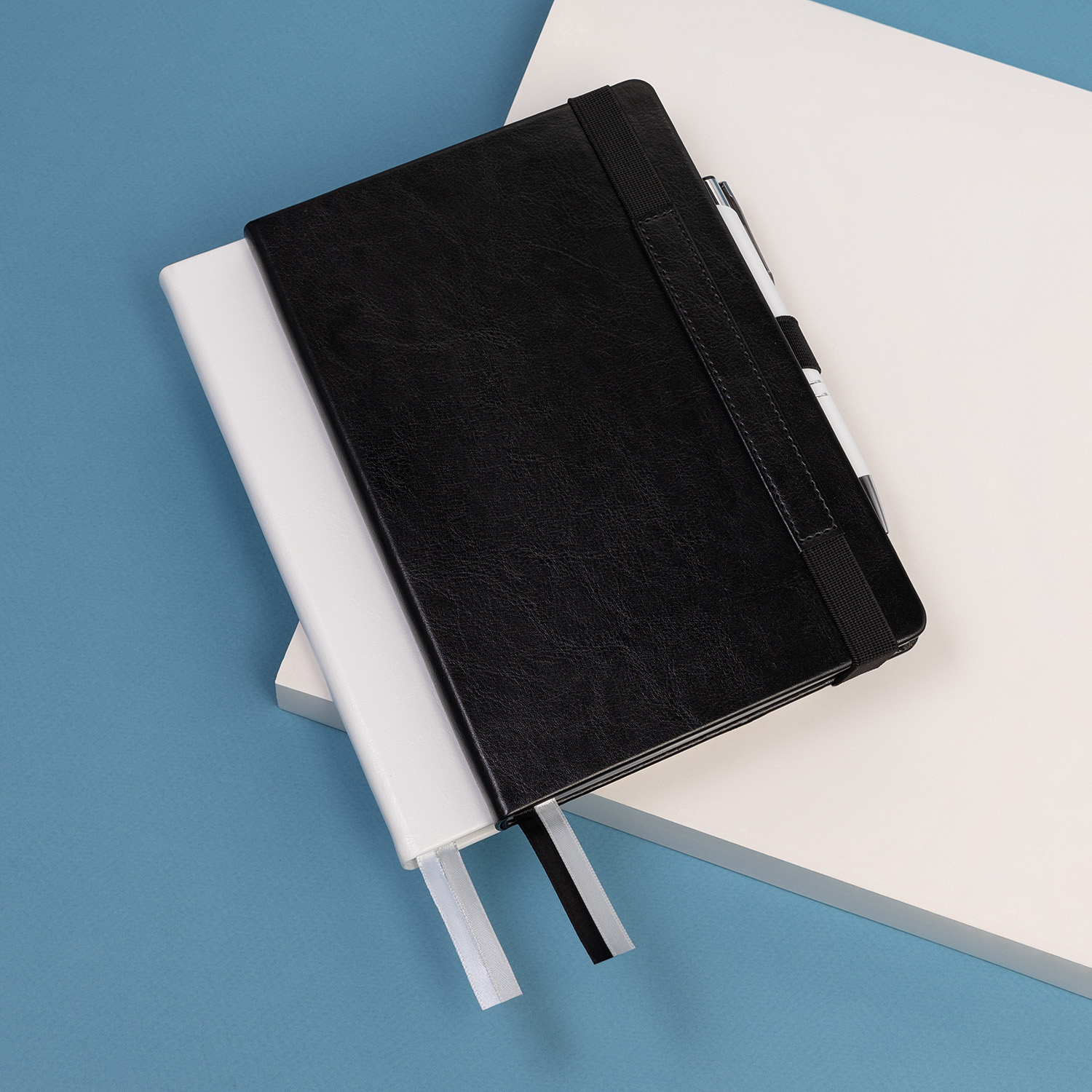 Ежедневник Гэлакси (Galaxy) недатированный, жесткая обложка, срез голограф. фольга, черный