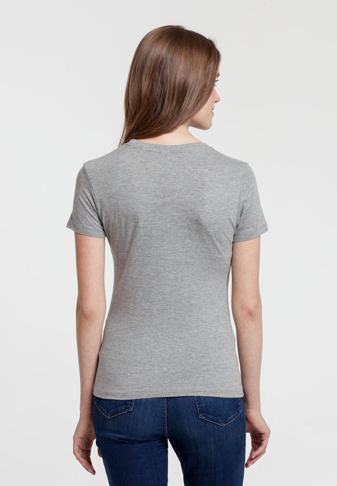 Футболка женская «На шаг впереди» — пример нанесения логотипа (Принтэссенция) | Print Logo