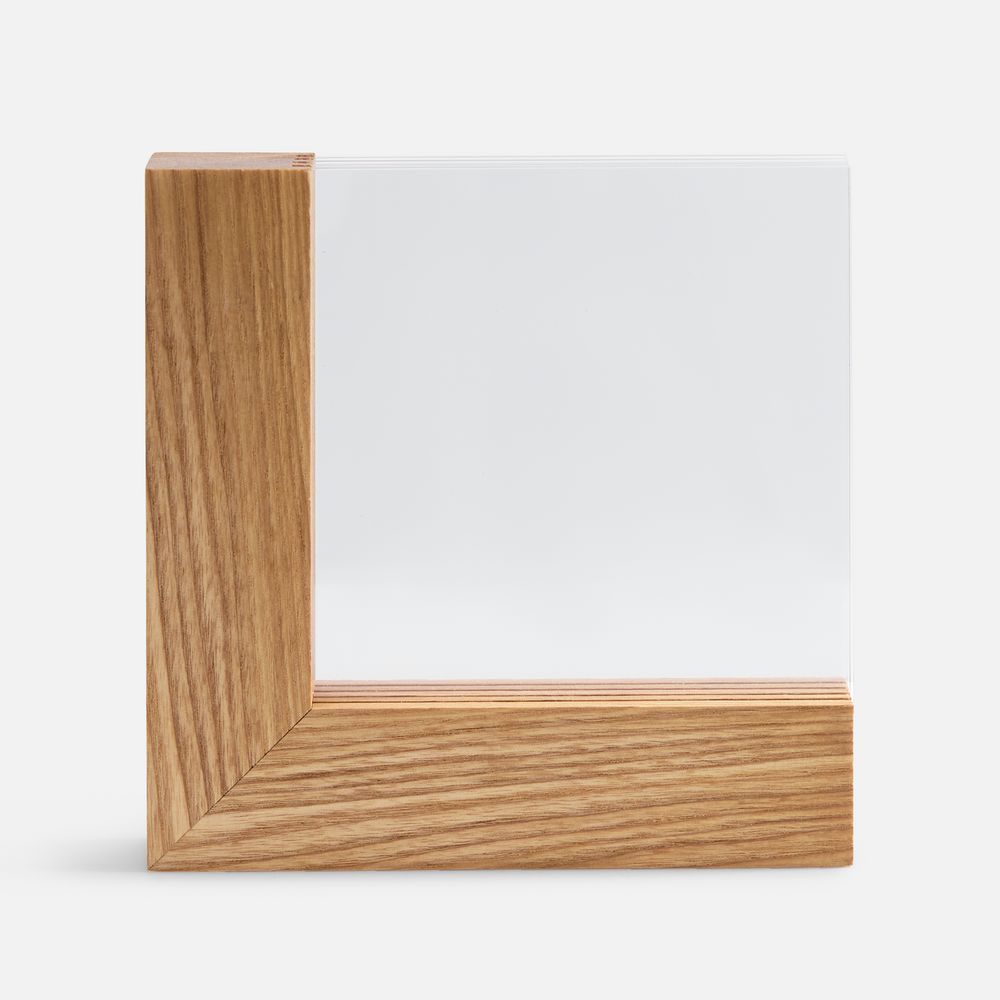 Стела Woodlyn — пример нанесения логотипа (сделано в России) | Print Logo