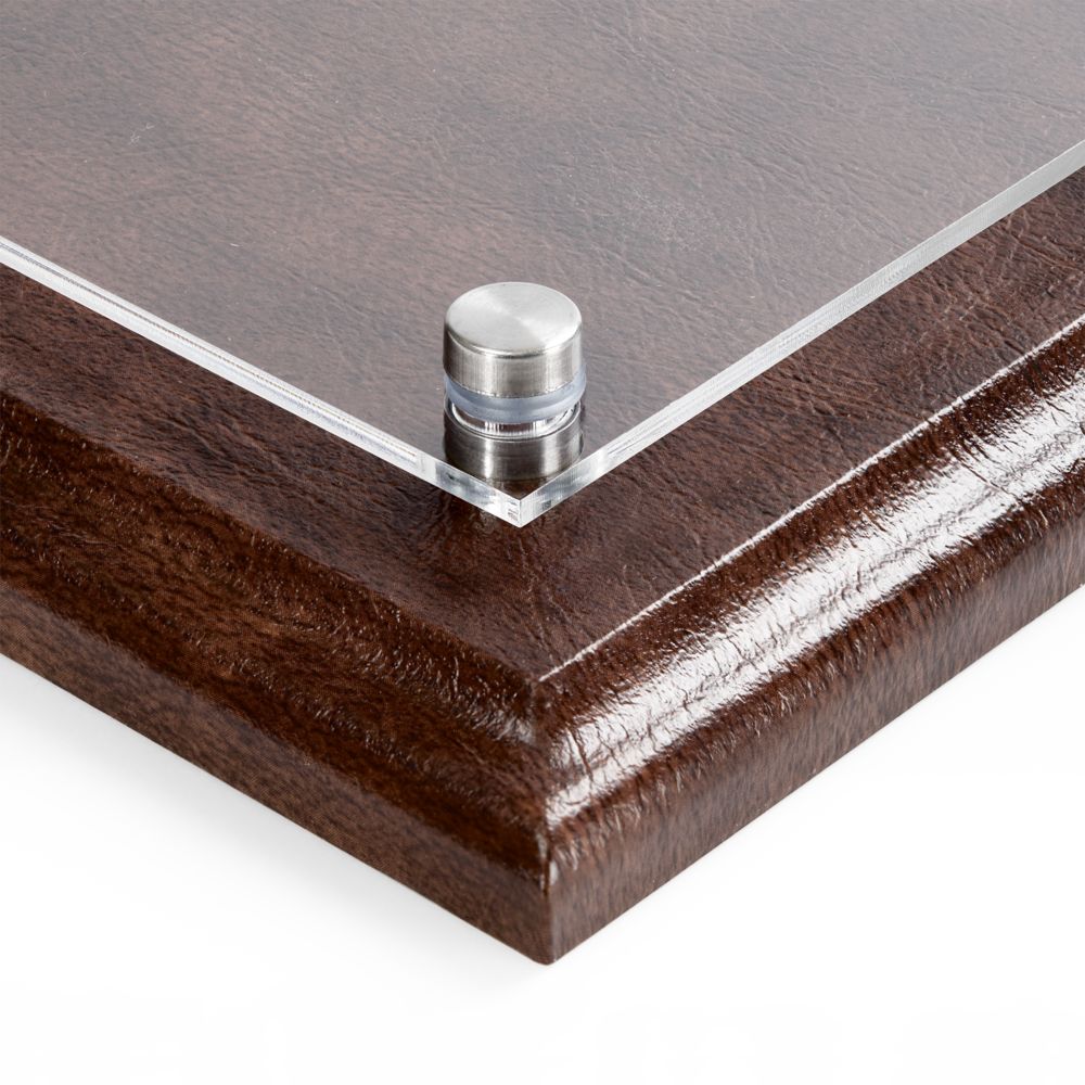 Плакетка Sleatherin Acrylic — пример нанесения логотипа (сделано в России) | Print Logo