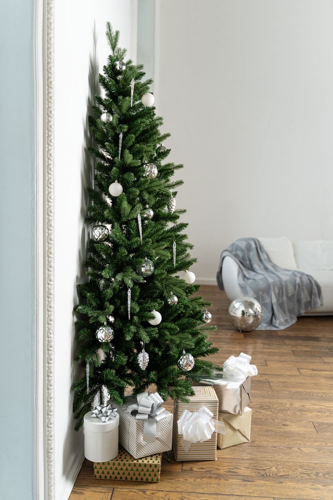 Искусственная ель пристенная Fuzzy Half