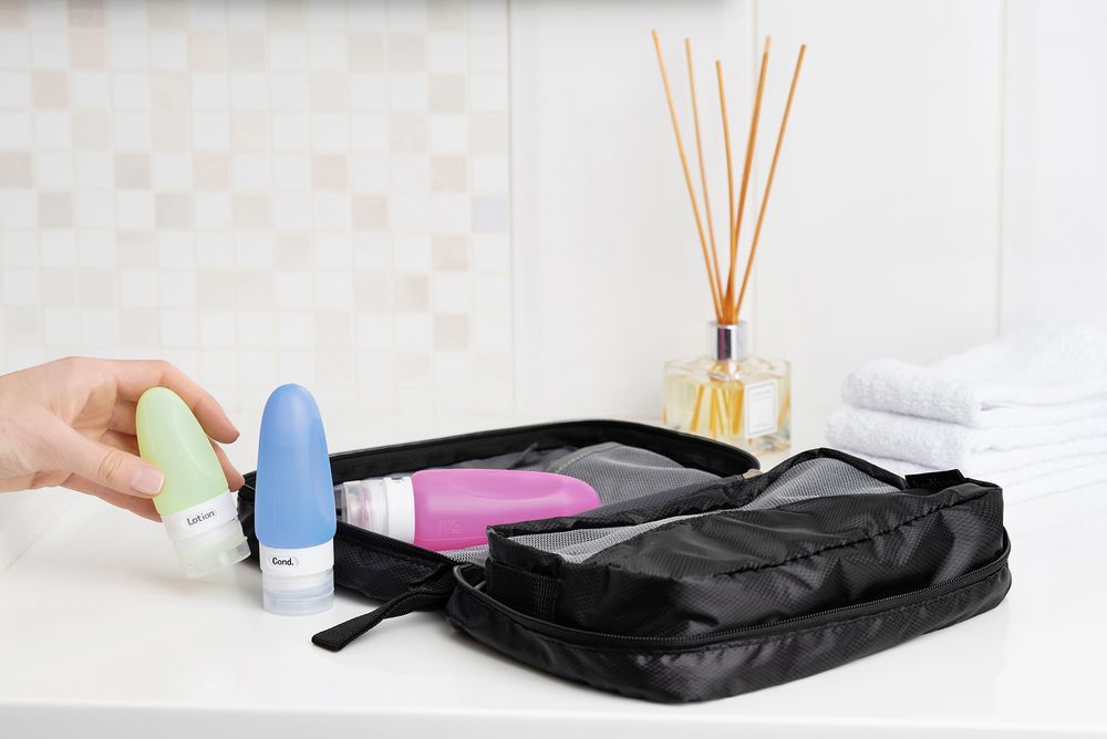 Несессер onBoard с емкостями для косметики и подарки фото на сайте Print logo.