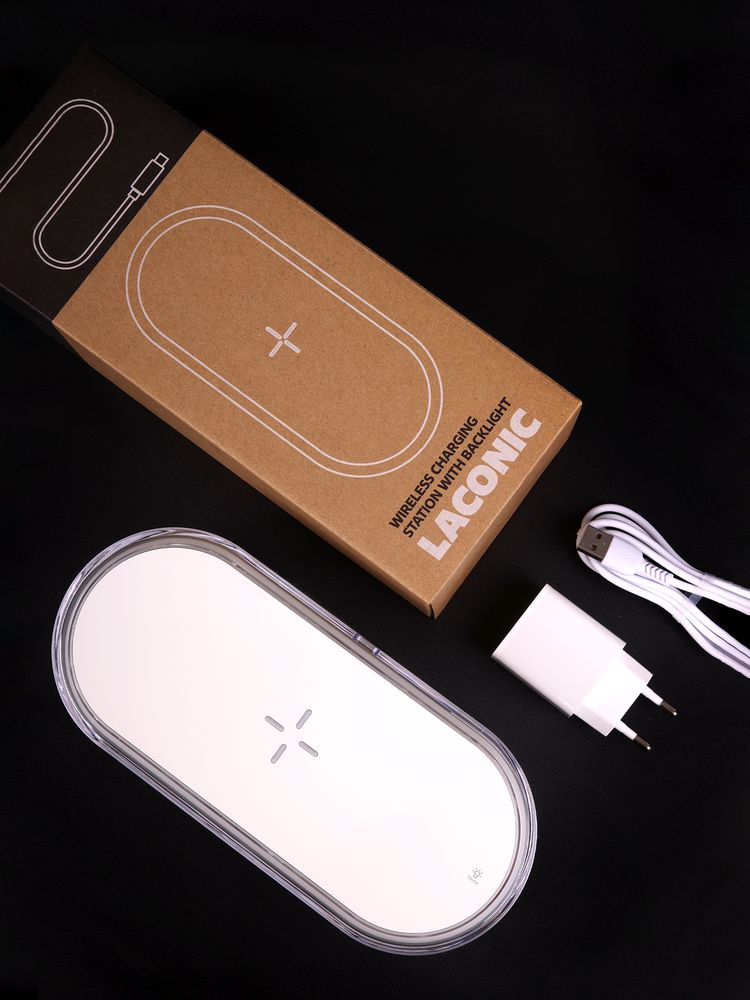 Станция беспроводной зарядки с подсветкой Laconic фото на сайте Print Logo.