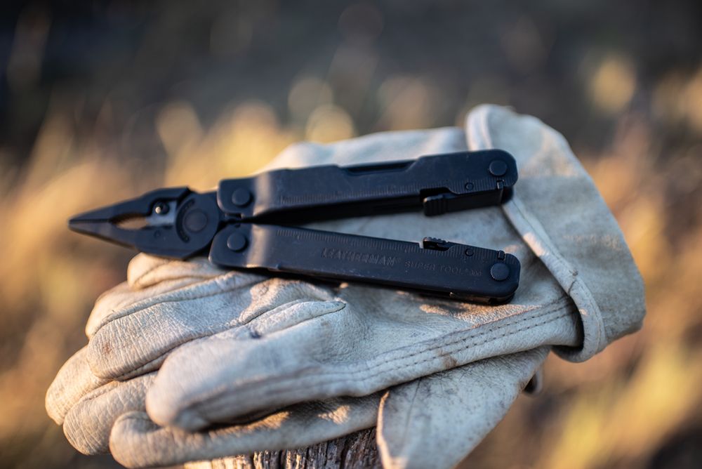 Мультитул Super Tool 300 EOD — пример нанесения логотипа (Leatherman) | Print Logo