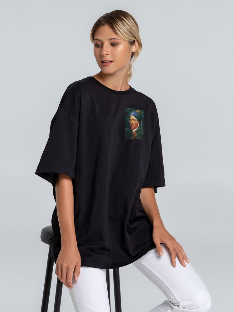 Футболка оверсайз «Мужчина с жемчужной сережкой» — пример нанесения логотипа (Соль) | Print Logo