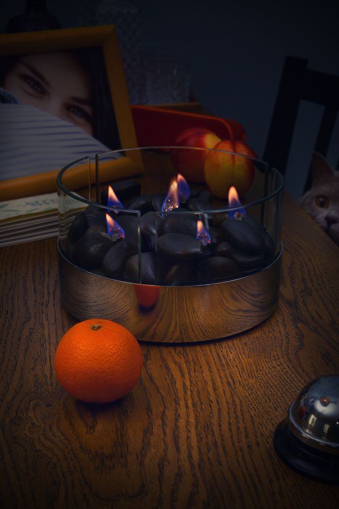 Настольный камин Magnifique с базальтовыми камнями фото на сайте Print Logo.