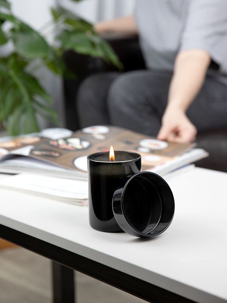 Ароматическая свеча Flikka, сандал и амбра