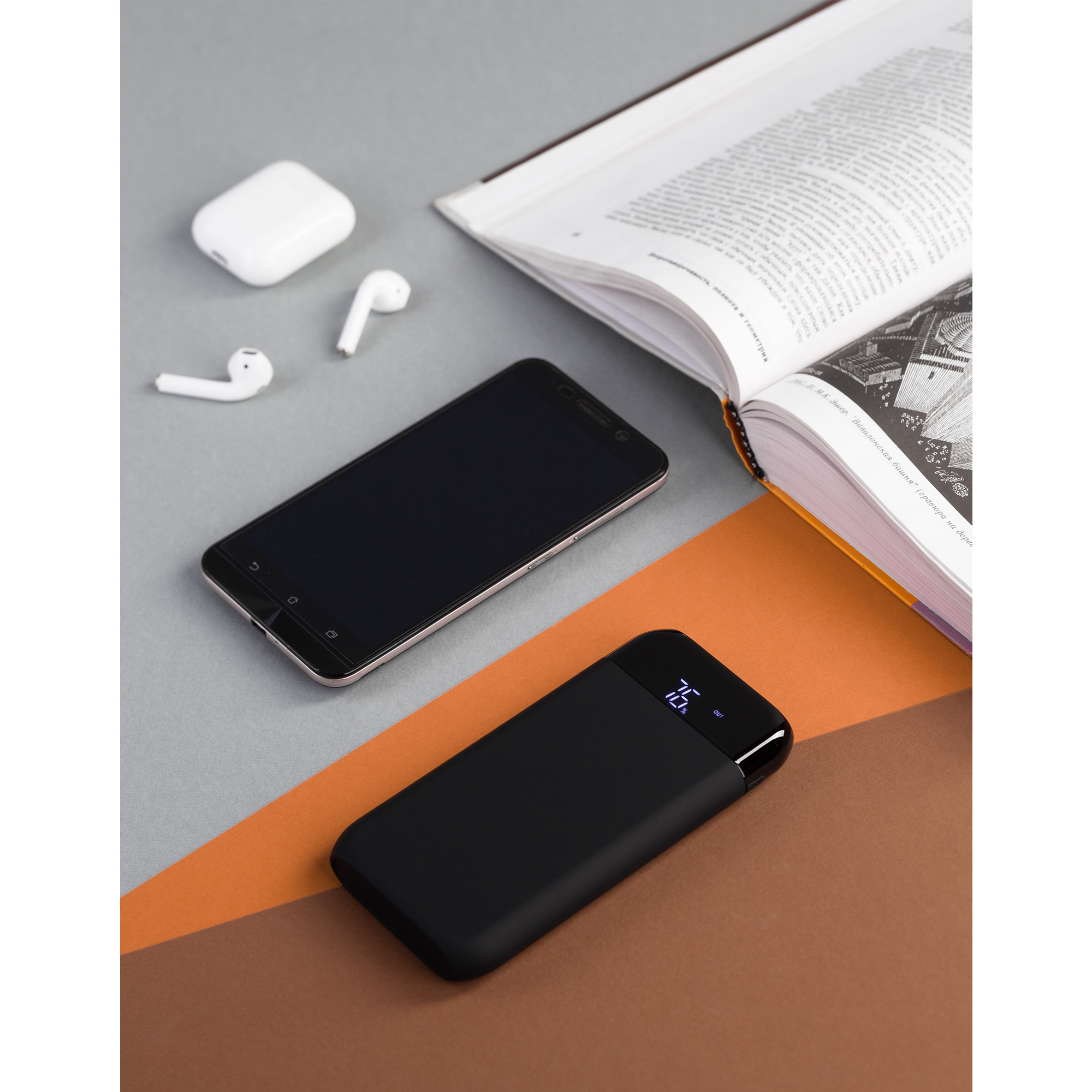 Беспроводное зарядное устройство "ShineMax SOFTTOUCH", 10000 mAh с подсветкой логотипа и цифровым индикатором заряда, черный