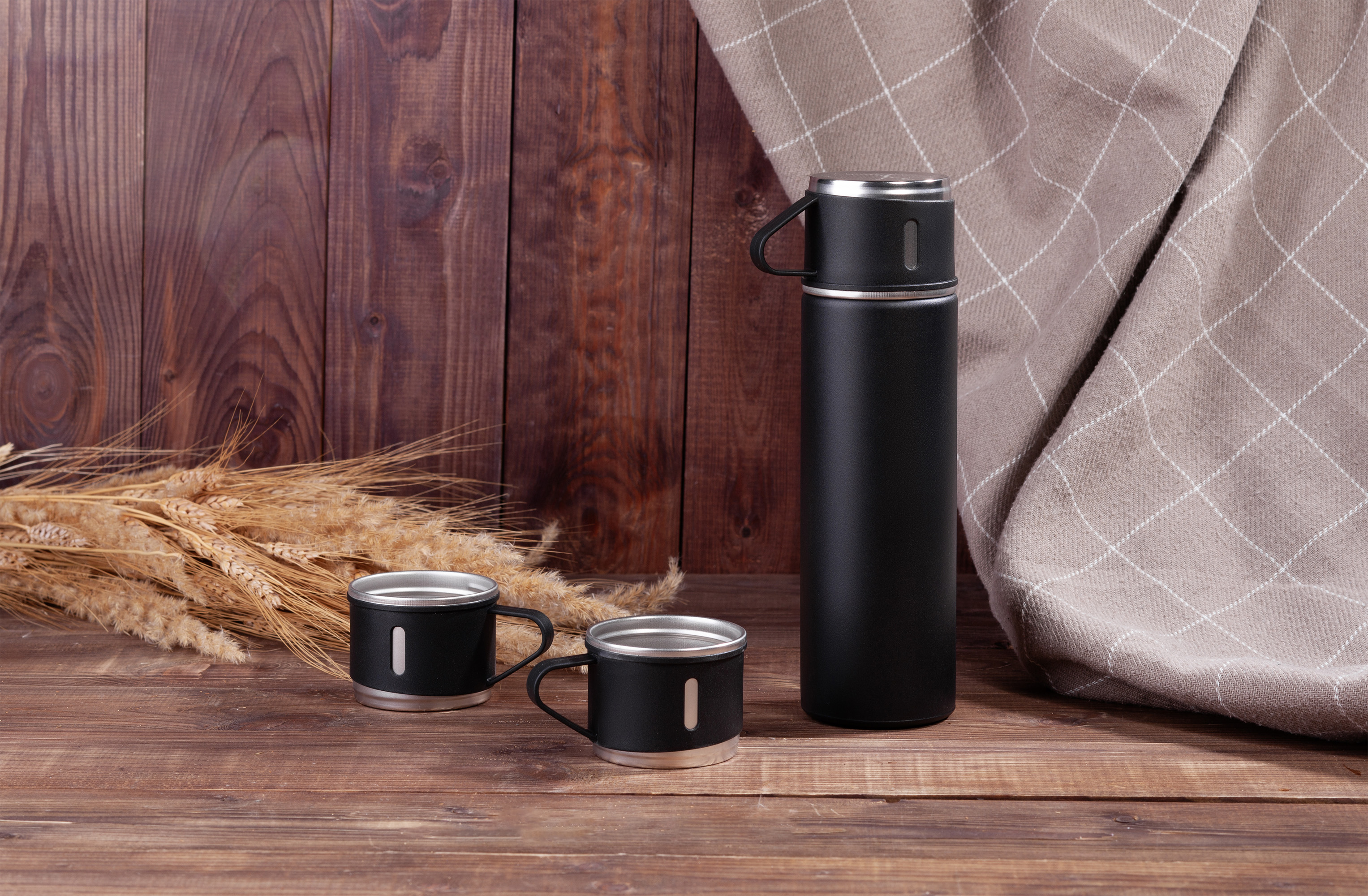 Набор подарочный "Алтай": термос, 3 кружки, покрытие пудра, серый