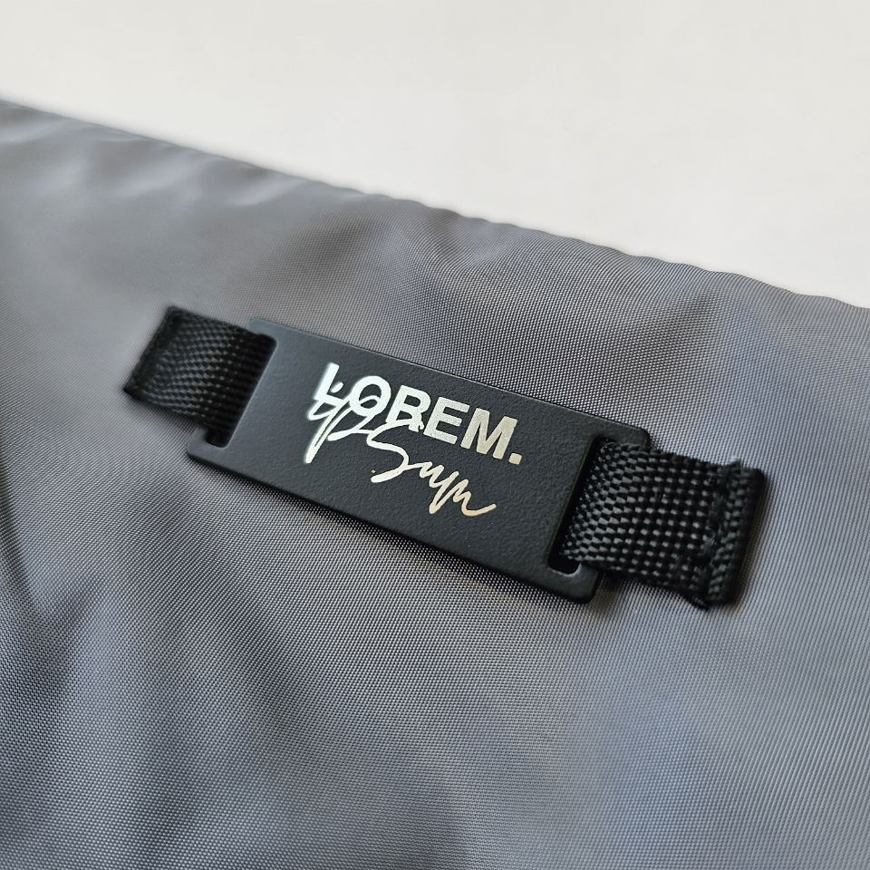 Шильдик металлический Kova фото в интернет-магазине Print Logo.