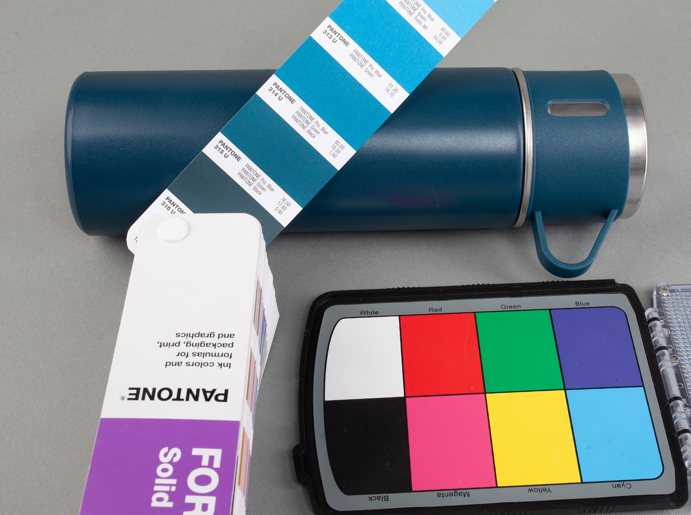 Набор подарочный "Алтай": термос, 3 кружки, покрытие пудра, серый