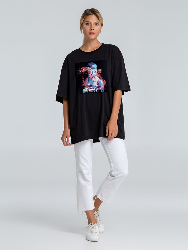 Футболка оверсайз «Дама с горностаем» — пример нанесения логотипа (Соль) | Print Logo