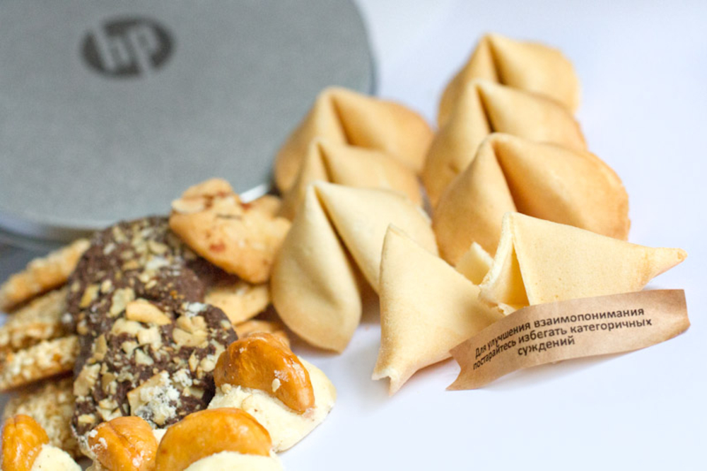 Коробка Pragmax S, круглая — пример нанесения логотипа () | Print Logo