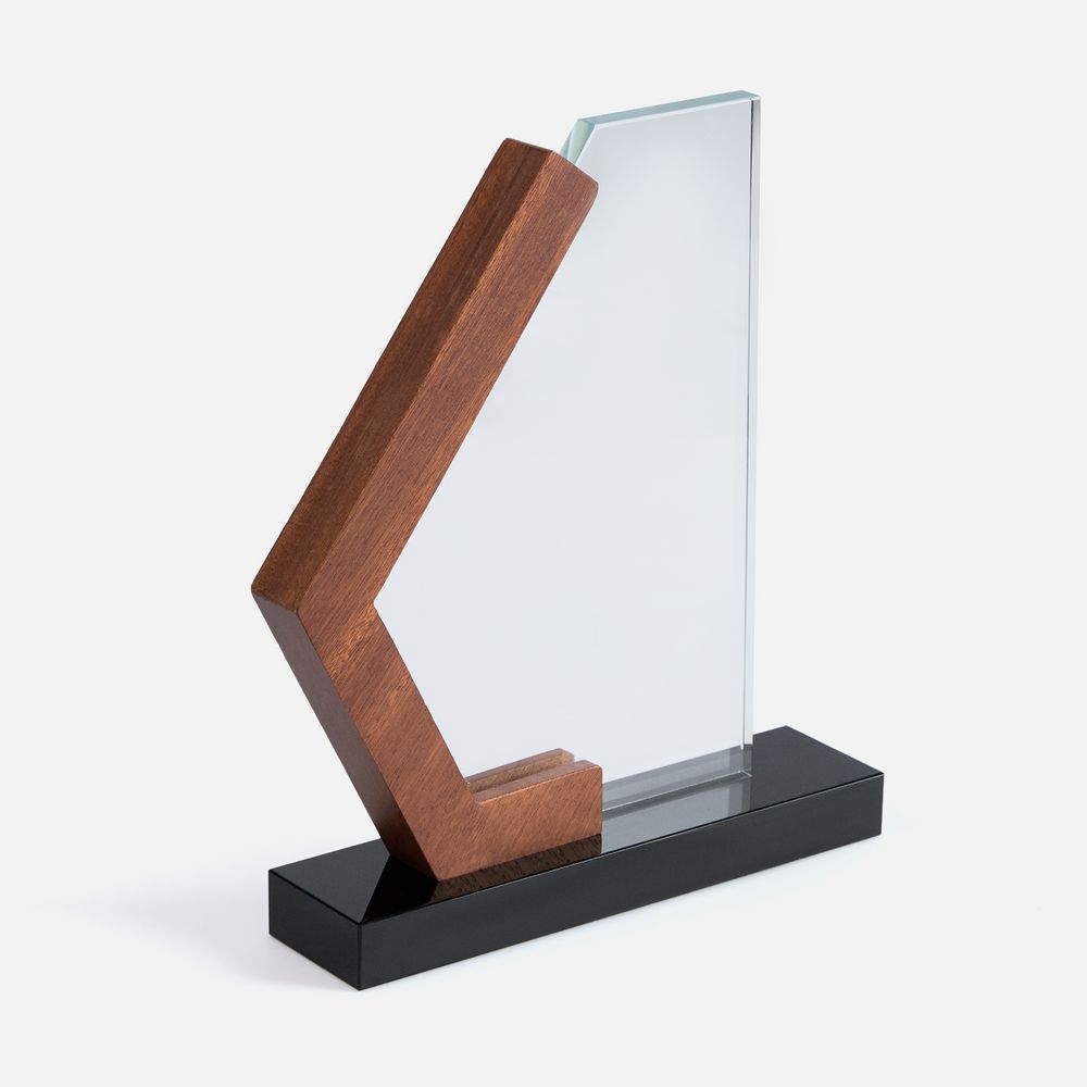 Стела Vinde — пример нанесения логотипа () | Print Logo