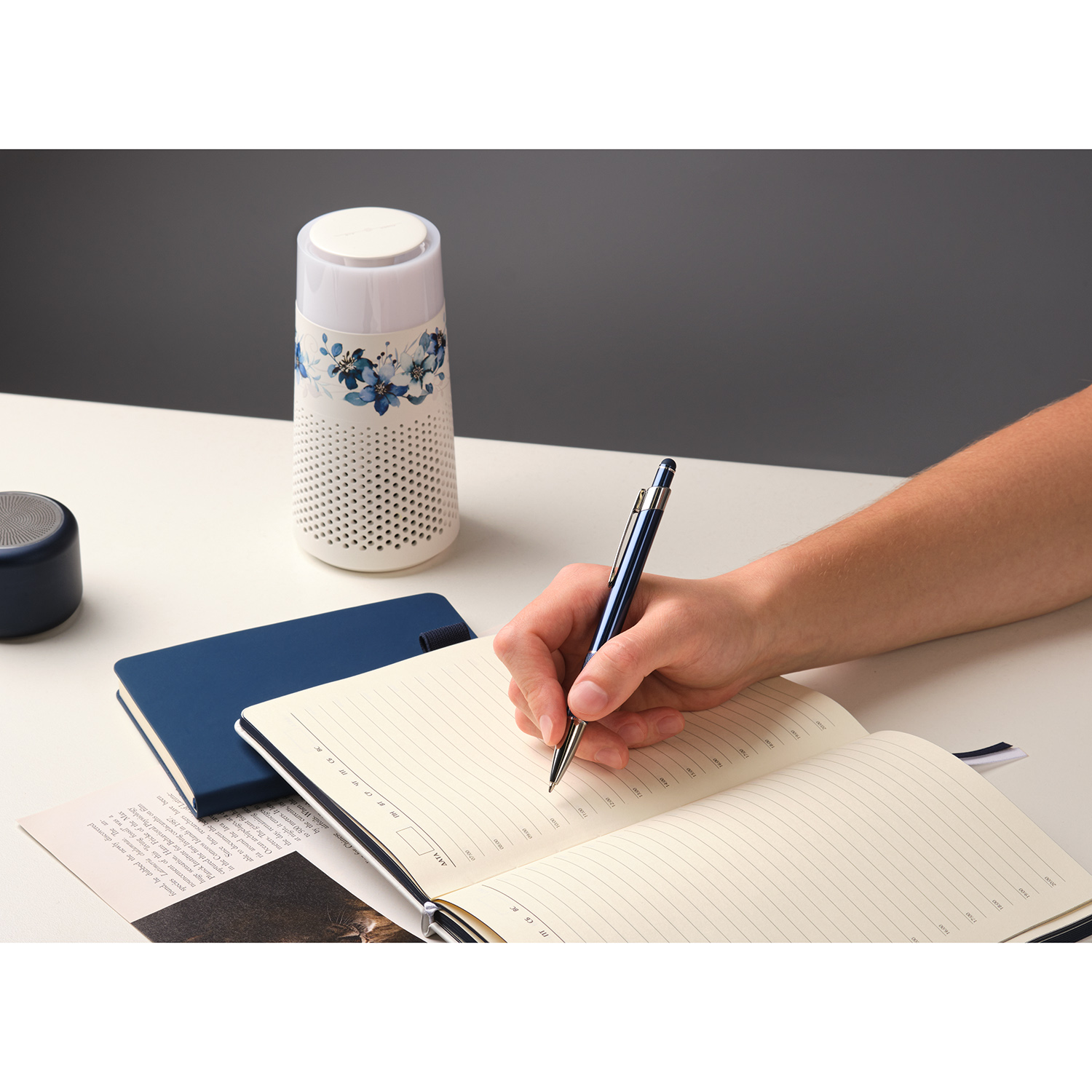 Очиститель воздуха с подсветкой Пьюр (Pure), черный фото на сайте Print Logo.