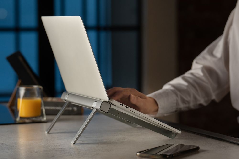 Подставка для ноутбука и планшета Rail Top фото на сайте Print Logo.