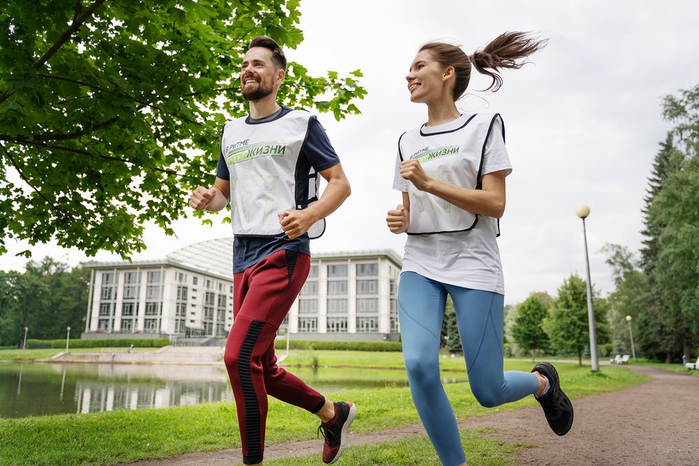 Манишка Member — пример нанесения логотипа (сделано в России) | Print Logo