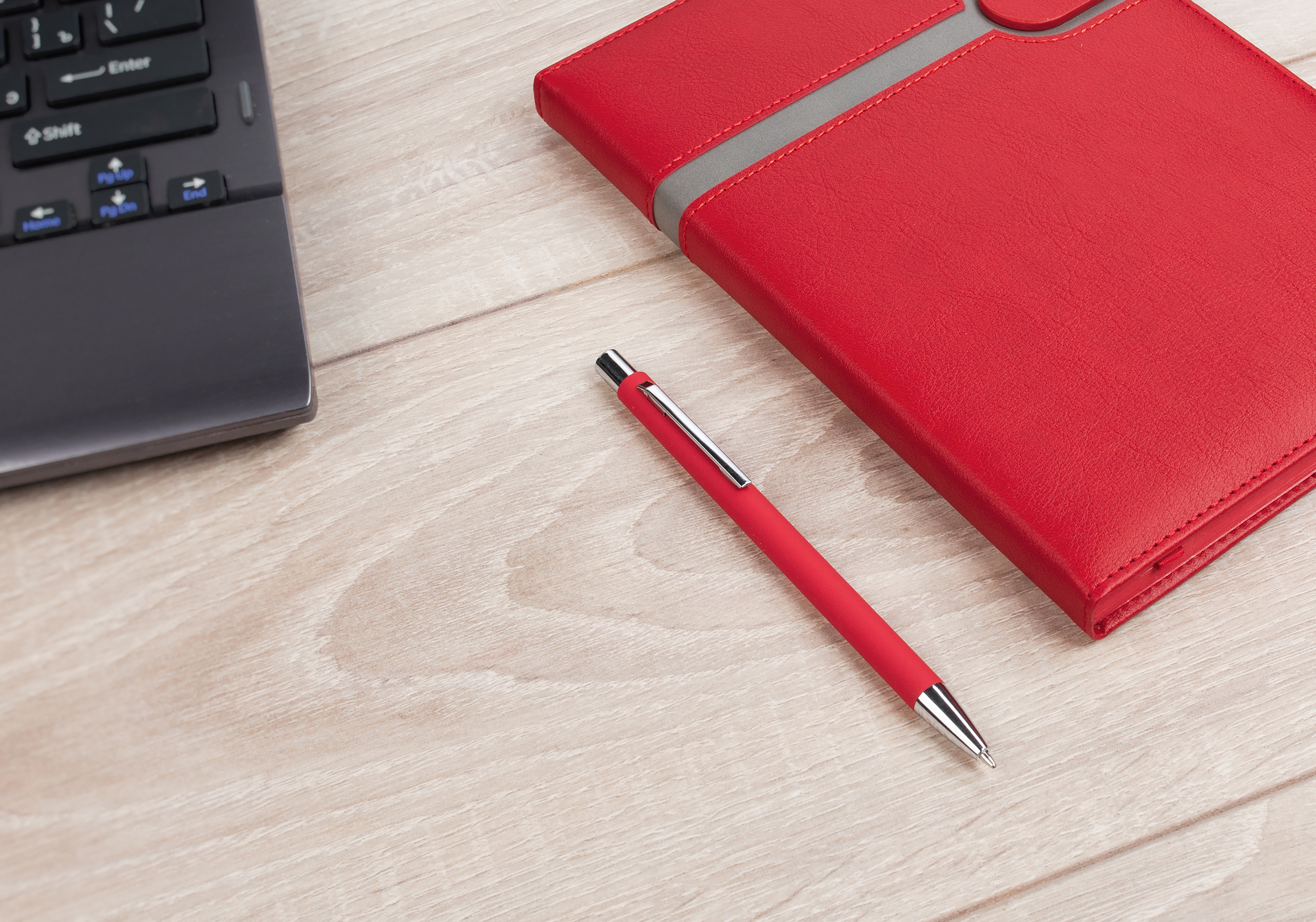 Ручка шариковая "Trade", покрытие soft touch, белый