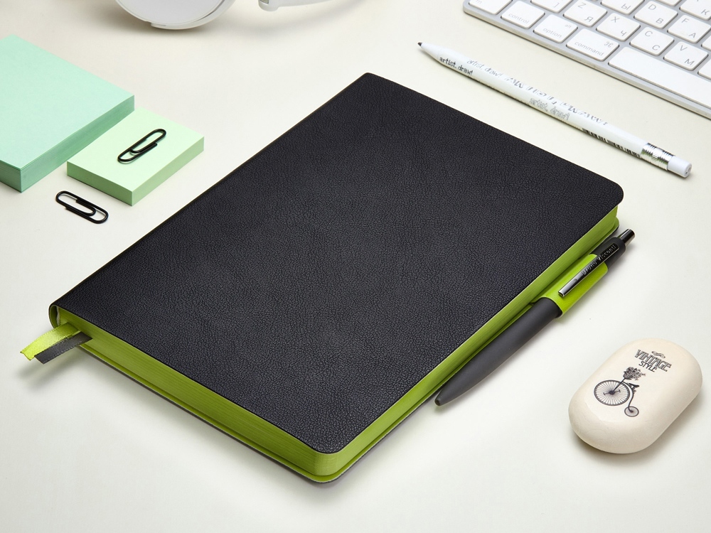 Ежедневник А5 датированный Boston 2026, черный с салатовым обрезом