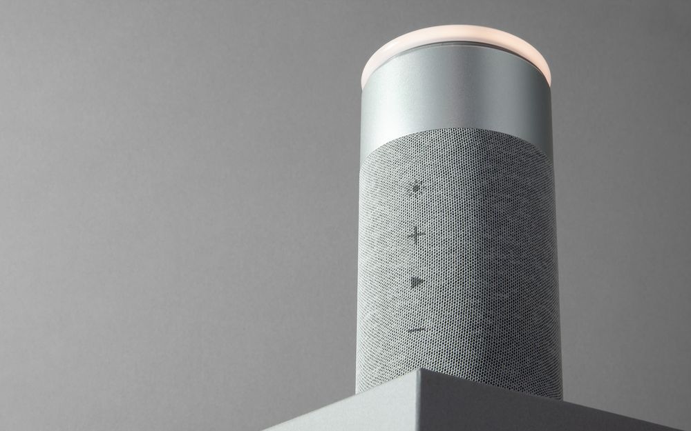 Колонка c беспроводной зарядкой и подсветкой Charge House