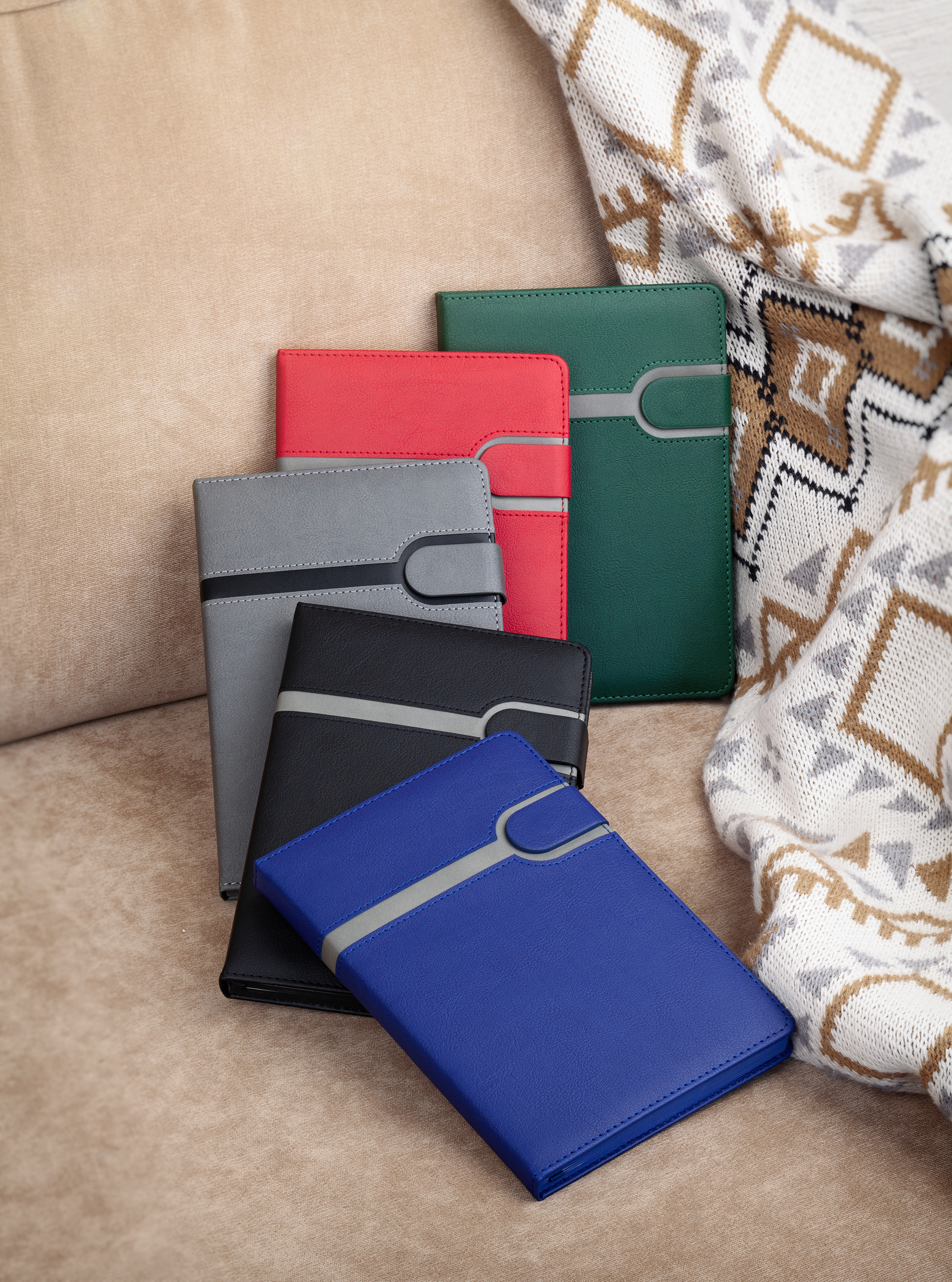 Ежедневник недатированный "Бари", формат А5, зеленый с серым