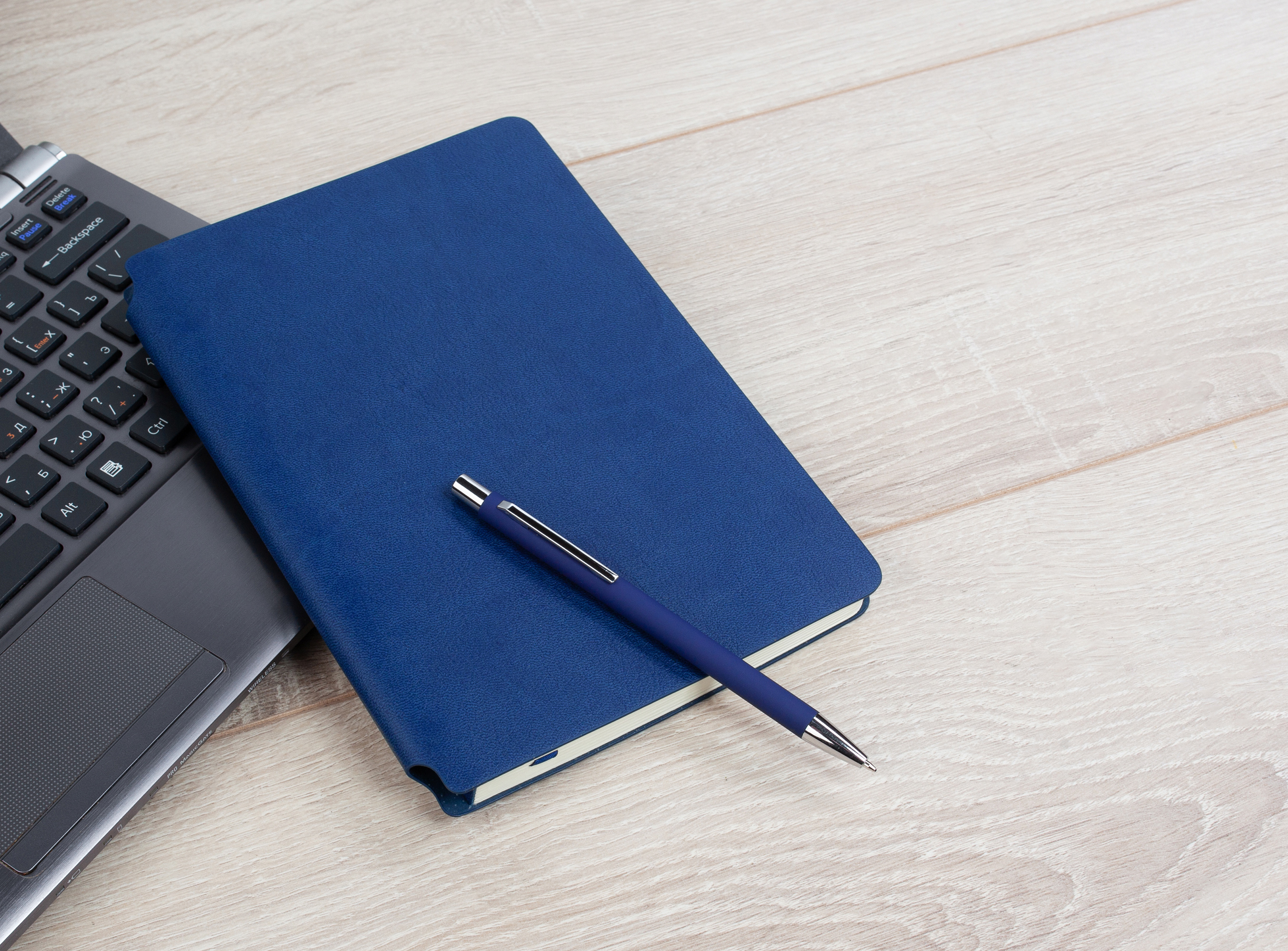 Ручка шариковая "Trade", покрытие soft touch, белый