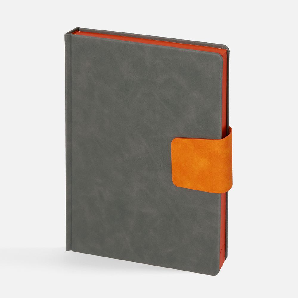 Ежедневник с хлястиком N8 на заказ