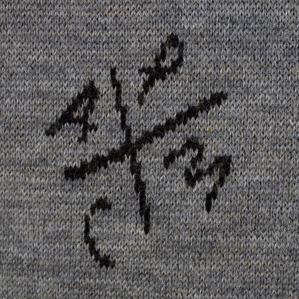 Джемпер «Цитаты. Хармс. Работа» — пример нанесения логотипа (Ловец слов) | Print Logo