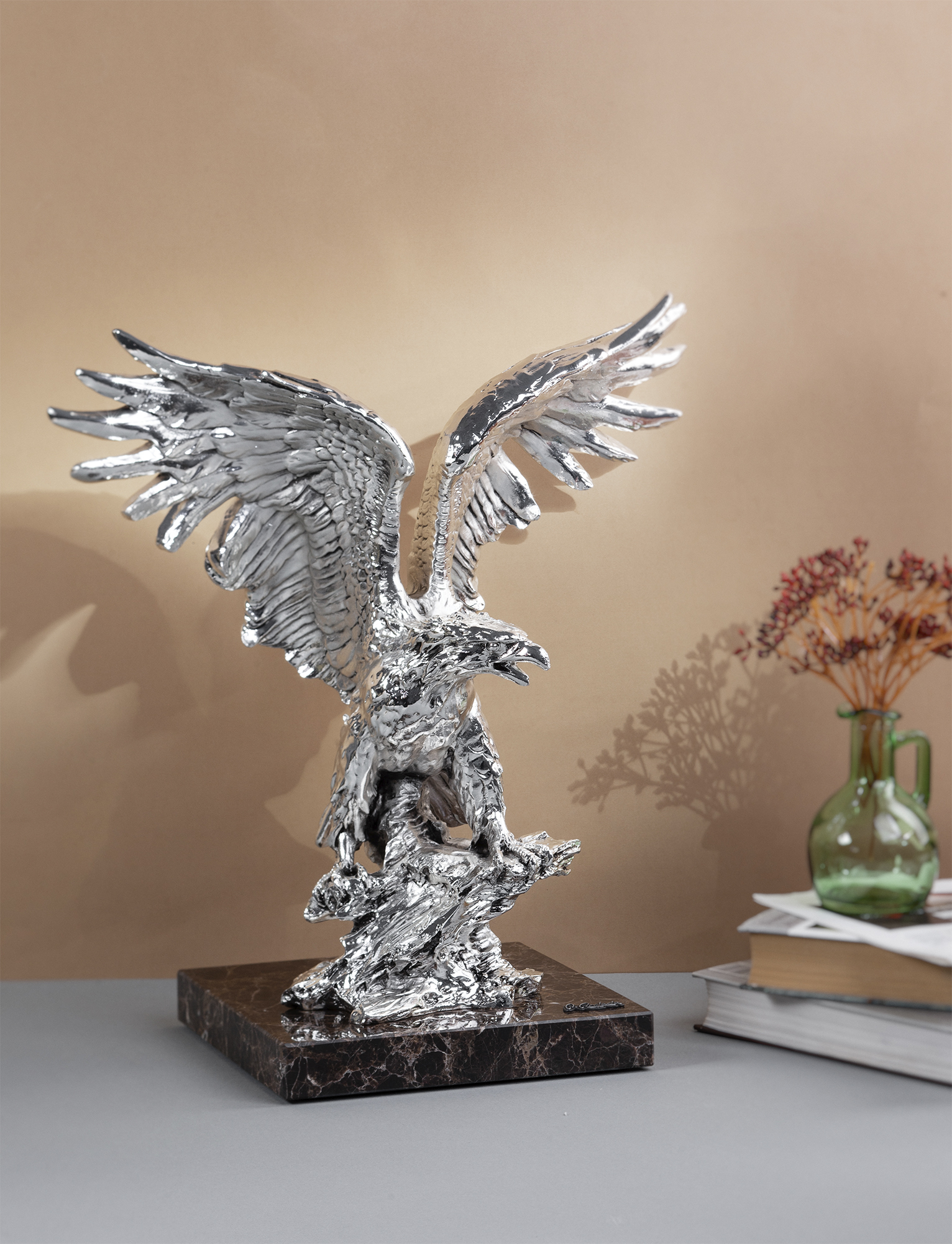 Скульптура "Орел" фото на сайте Print Logo.