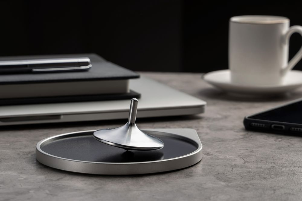 Настольный антистресс coolSwirl фото на сайте Print Logo.