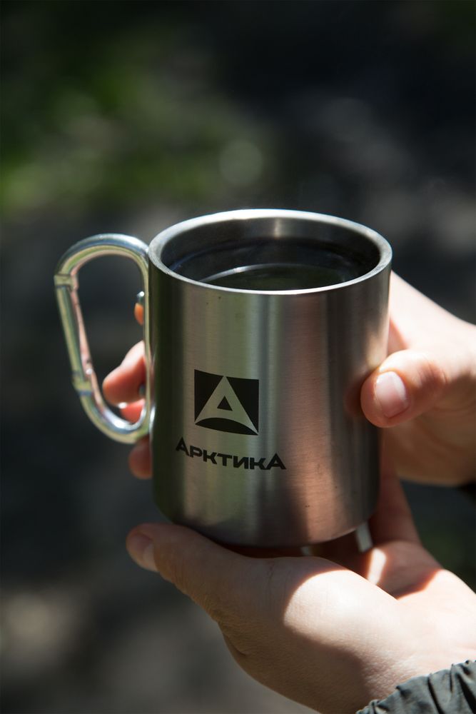 Термокружка с карабином «Арктика 400» — пример нанесения логотипа (Арктика) | Print Logo
