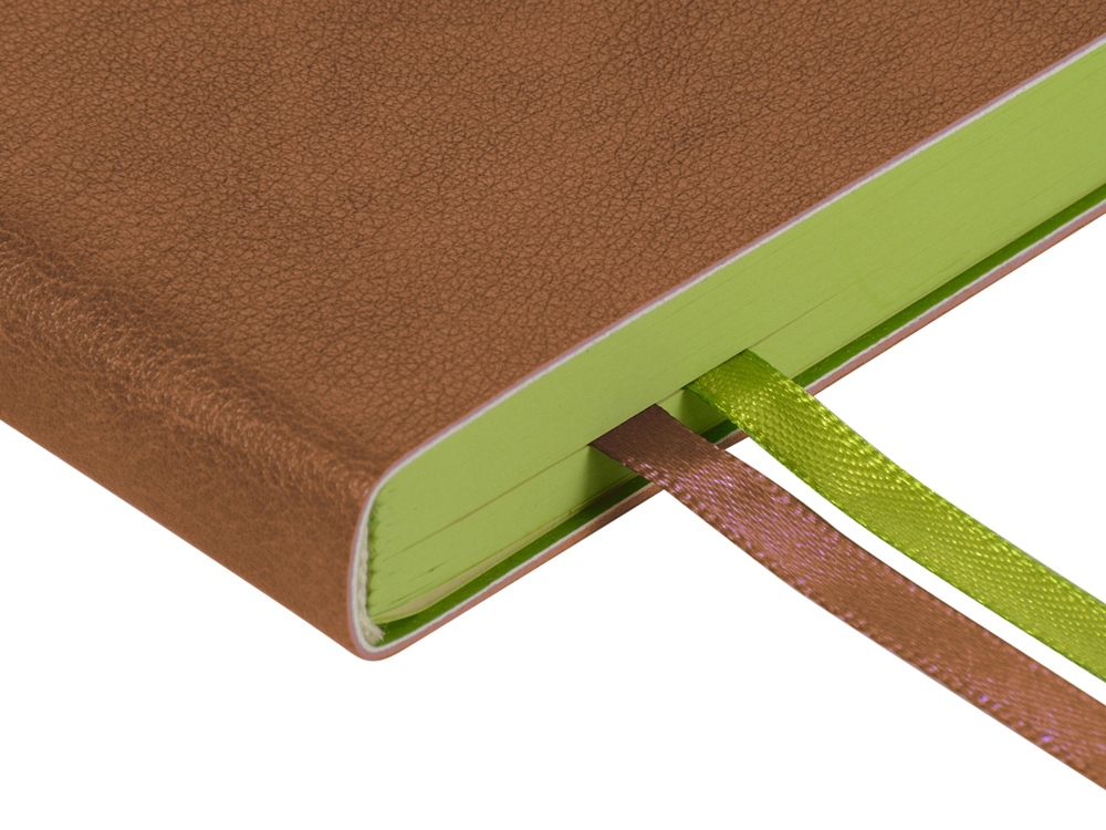 Ежедневник А5 датированный Boston 2027, коричневый с салатовым обрезом