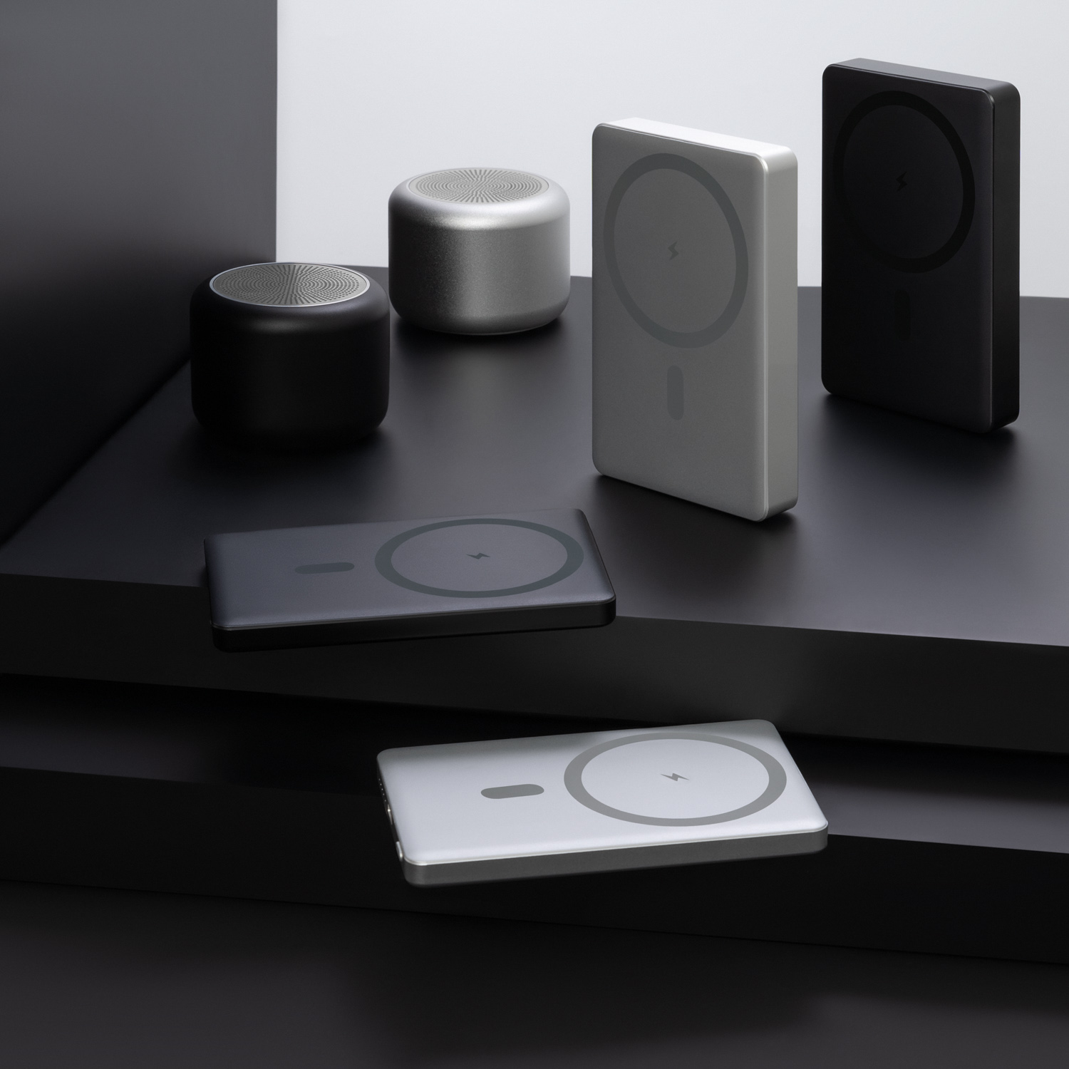 Внешний аккумулятор Атлантис (Atlantis) PD 5000mAh с функцией беспроводной зарядки 15W, серебряный