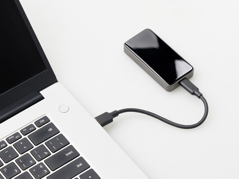 Внешний SSD диск с подсветкой гравировки  Слэш, 256 ГБ