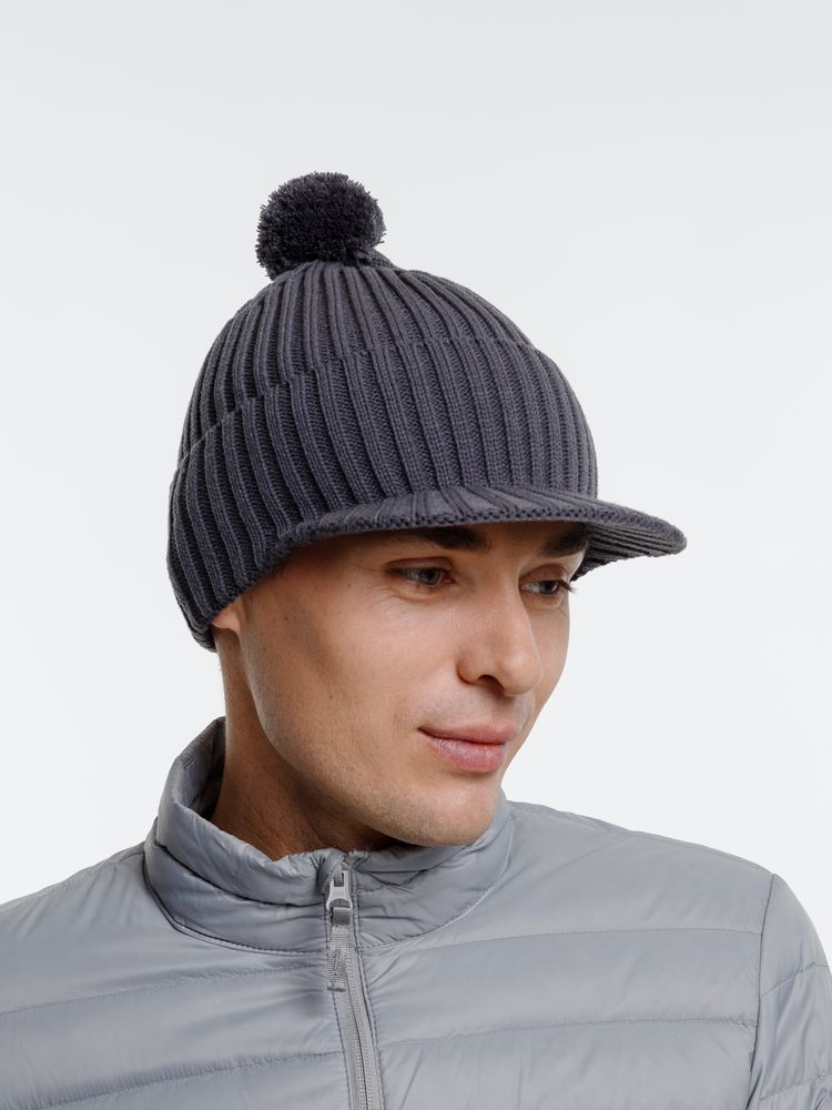 Вязаная шапка с козырьком Peaky фото на сайте Print Logo.