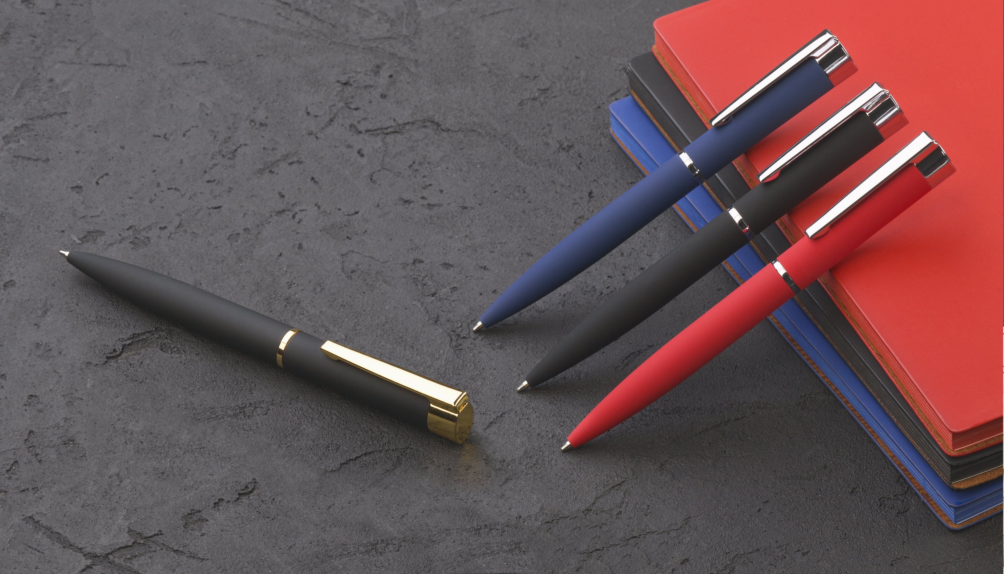 Ручка шариковая "Alice", покрытие soft touch, красный