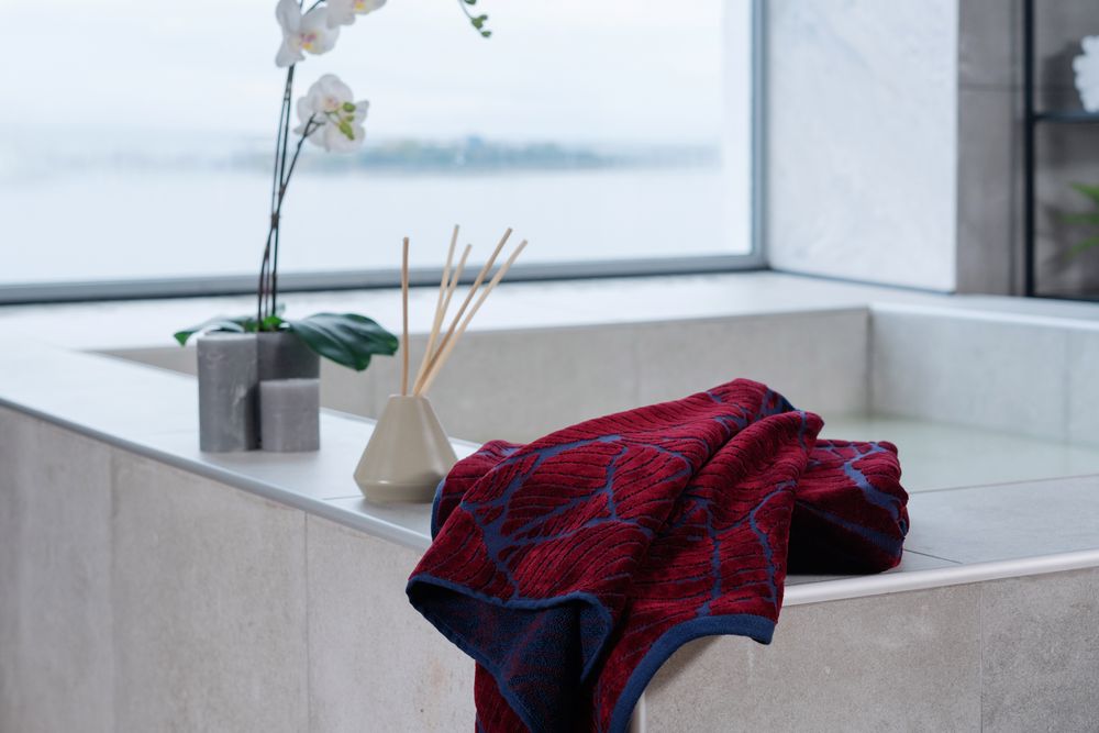 Полотенце In Leaf, малое и подарки фото на сайте Print logo.