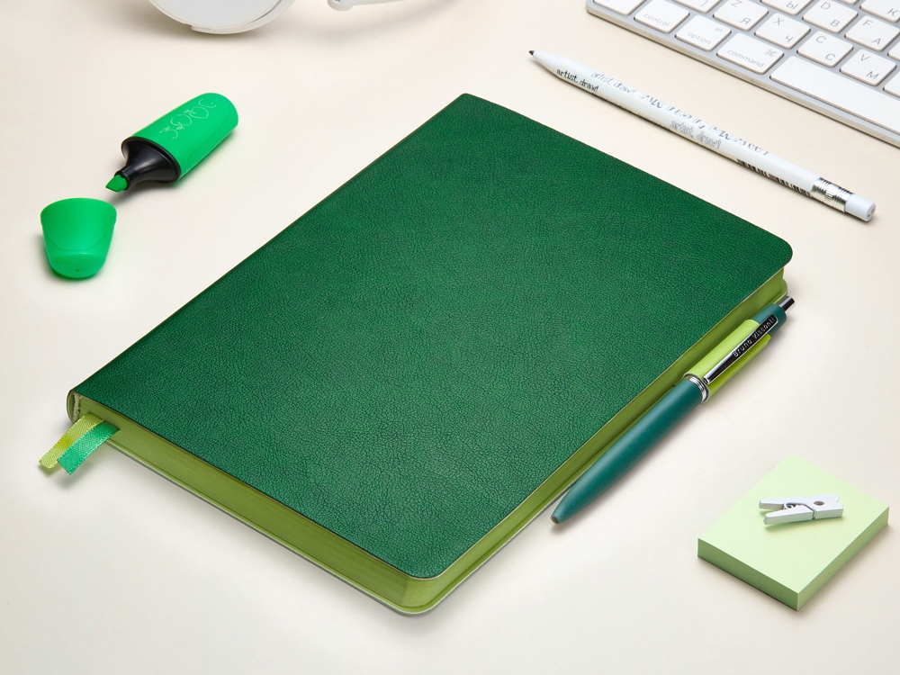 Ежедневник А5 датированный Boston 2026, зеленый с салатовым обрезом