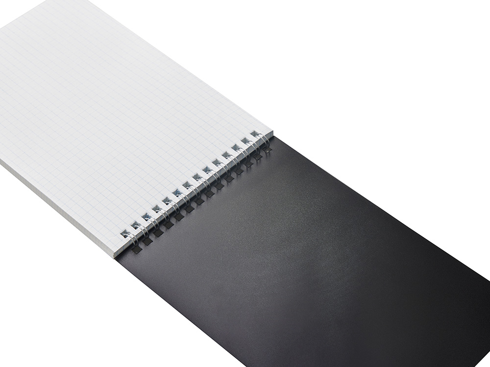Блокнот на пружине в пластиковой обложке А5, черный
