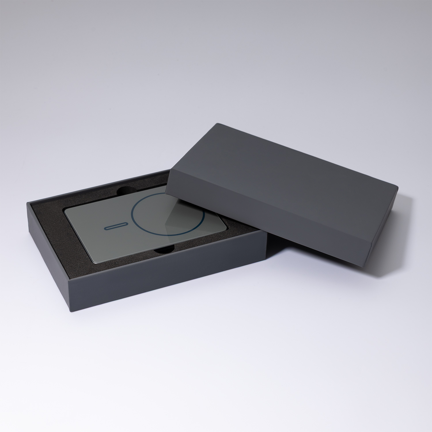 Внешний аккумулятор Оникс PD (Onyx PD) 5000mAh с функцией беспроводной зарядки 15W, серый