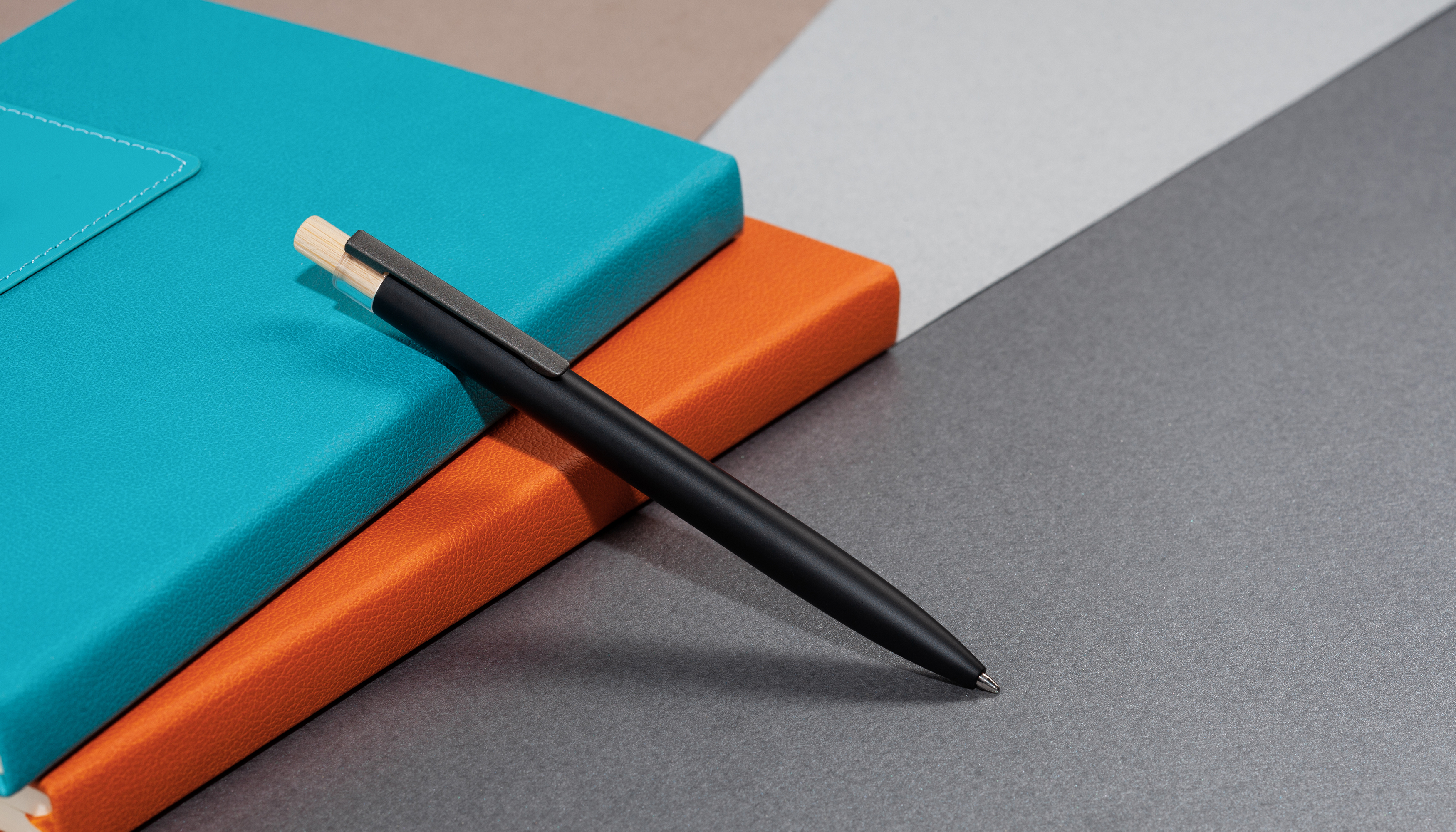 Ручка шариковая "Matt" с кнопкой из бамбука, бирюзовый