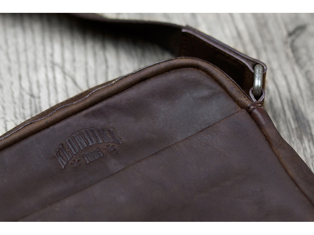 Сумка через плечо KLONDIKE DIGGER Jake, натуральная кожа в темно-коричневом цвете, 26 x 22 x 7 см